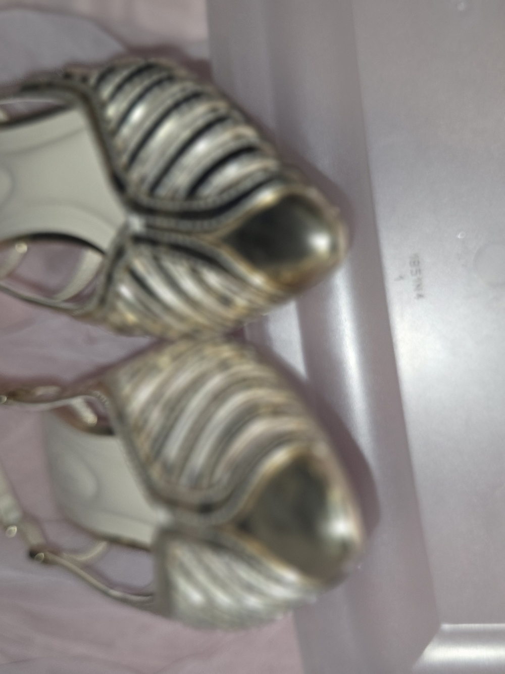 Jessica Simpson Metallic Gold Strappy Slingback Kitten Heel - Picture 8 of 9